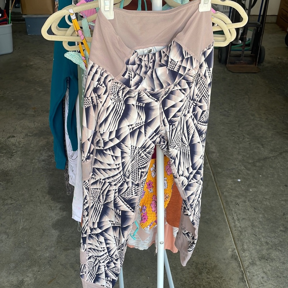 New balance leggings blue and pink.
